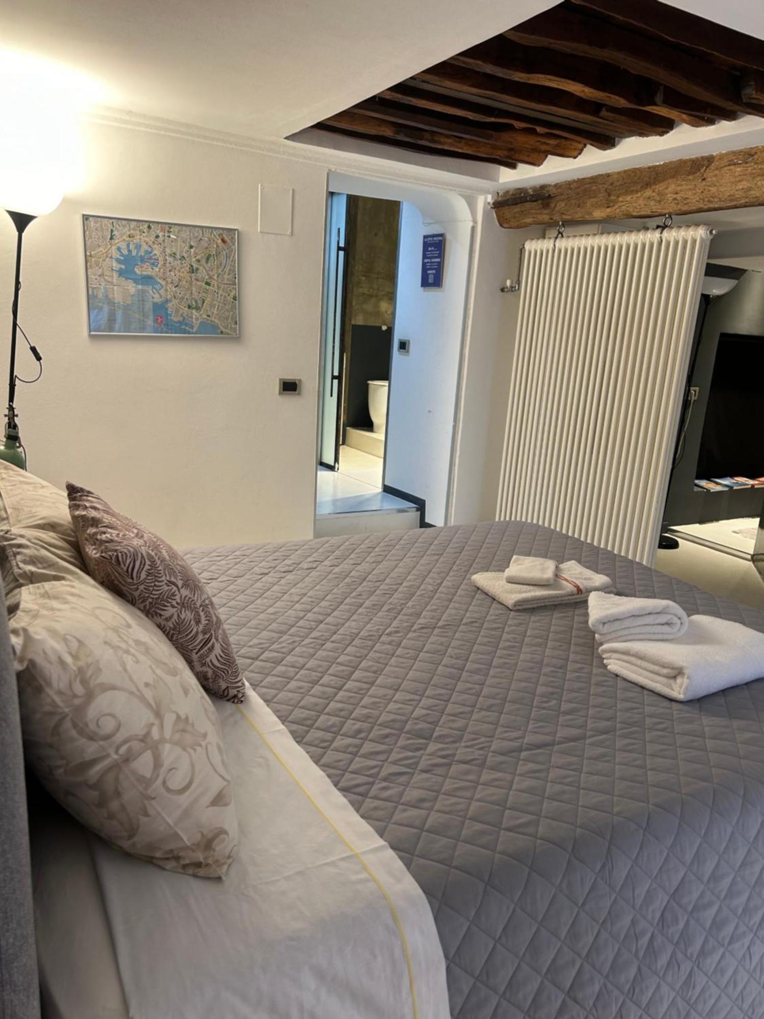 Loft La Citta Vecchia Apartment Genoa Ngoại thất bức ảnh